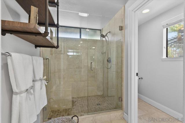 16263 Via Embeleso, San Diego CA: https://media.crmls.org/mediaz/564335db-b1bc-496d-a2dd-c3b91057f265.jpg