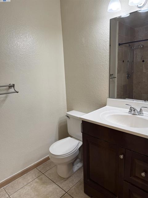 7765 Canyon Meadow Cir, Pleasanton CA: https://media.crmls.org/mediaz/5643e97e-36ca-4316-9395-49848cf98d67.jpg