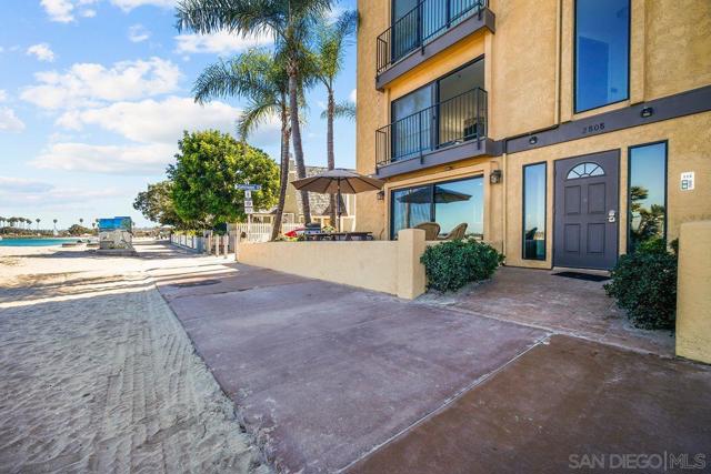 2808 Bayside Walk, San Diego CA: https://media.crmls.org/mediaz/56443579-126d-41ac-a764-100db77a2b06.jpg