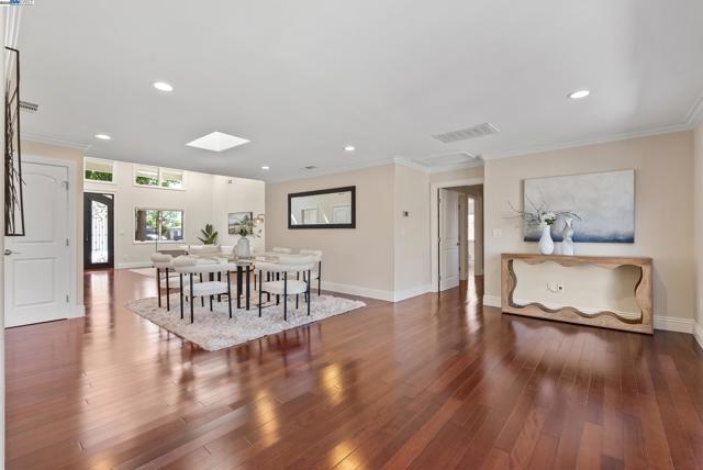 12763 Camrose Ave, Saratoga CA: https://media.crmls.org/mediaz/564441b4-e02c-485e-b71c-fffdca20add1.jpg