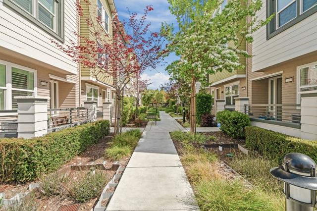 110 Hacienda Lane, Mountain View CA: https://media.crmls.org/mediaz/56444a2a-e18a-465a-84f1-b8119c7432c0.jpg