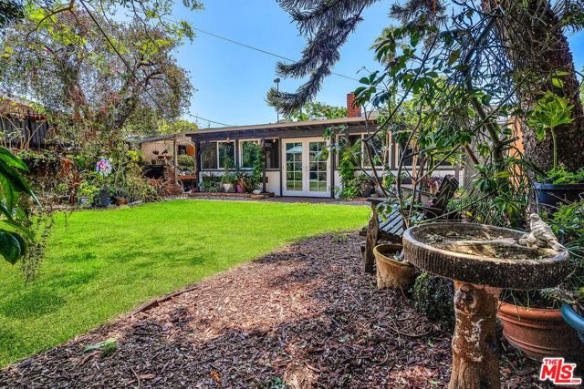 8732 Villanova Avenue, Los Angeles CA: https://media.crmls.org/mediaz/5644a6d9-0276-46ac-a35f-8763cf8140c9.jpg