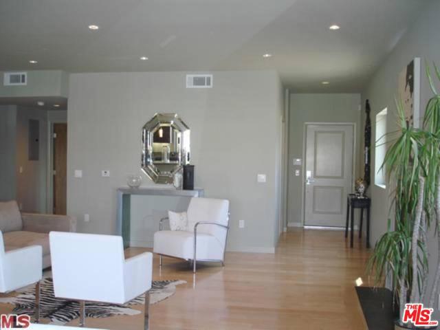 Image 3 for 1529 S Westgate Ave #301, Los Angeles, CA 90025