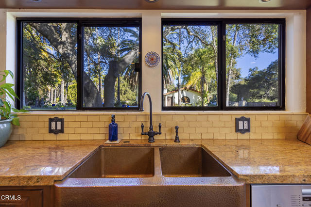 1419 Trusty Lane, Ojai CA: https://media.crmls.org/mediaz/5644e109-4eb9-4135-aa53-bb3bf5a2aed9.jpg