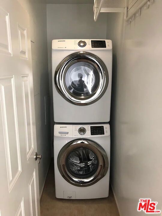 11339 Venice Boulevard, Los Angeles CA: https://media.crmls.org/mediaz/56454093-c29e-44b9-bd1e-3f0071235645.jpg