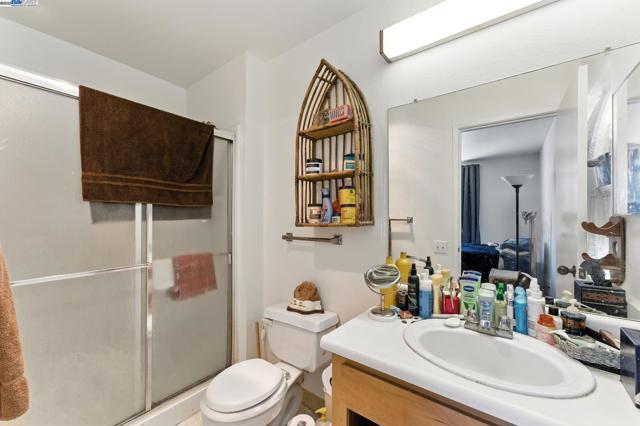 1017 Bissell Ave, Richmond CA: https://media.crmls.org/mediaz/5645a4cb-3055-483d-82e8-02069651ee00.jpg