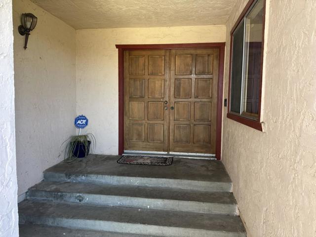 840 N Madeira Avenue, Salinas CA: https://media.crmls.org/mediaz/5645d09a-f227-4f3a-9212-bf7d31daf327.jpg