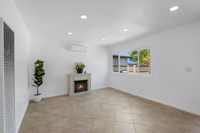1745 Acorn St, Escondido CA: https://media.crmls.org/mediaz/5645f1bc-3984-4198-b887-51b46711e2a5.jpg