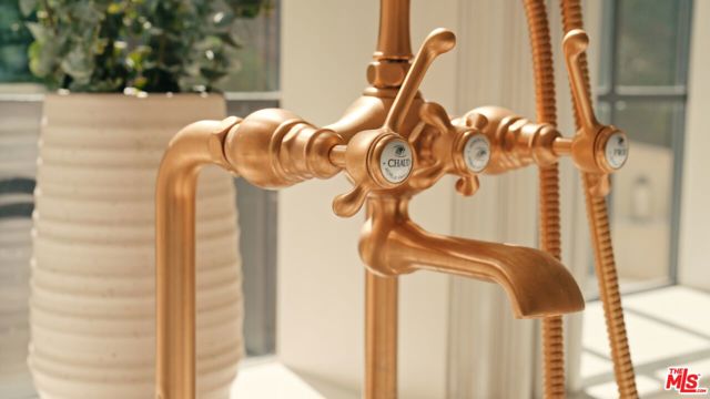 Drew Fenton | 10950 Bellagio Road Los Angeles CA | MLS: 7409196 Drew Fenton | 10950 Bellagio Road Los Angeles CA | MLS: 7409196