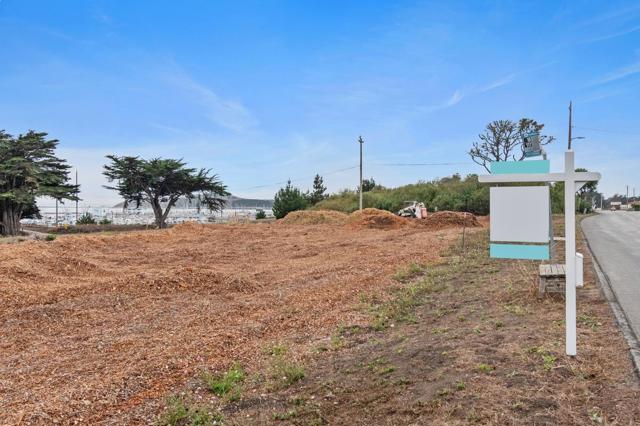 0 Avenue Alhambra, El Granada CA: https://media.crmls.org/mediaz/5646b791-5bdd-4bdf-a04c-7965e6f7d194.jpg