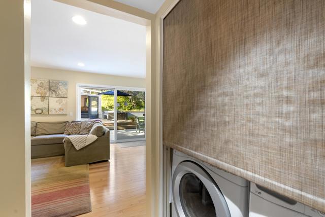 1655 Splitrail Dr., Encinitas CA: https://media.crmls.org/mediaz/56475c63-e687-4191-838a-55a148e916df.jpg