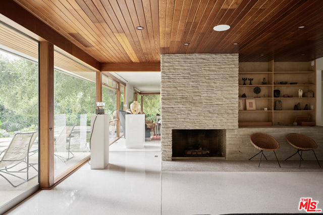 3970 Archdale Road, Encino CA: https://media.crmls.org/mediaz/564790ae-bb12-4049-b1bf-d9a6aa221370.jpg
