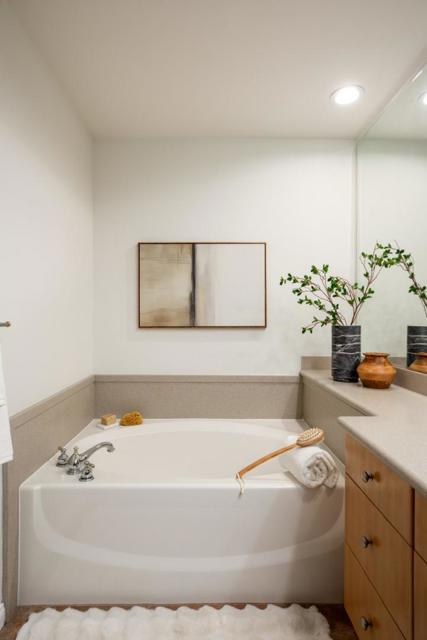130 E San Fernando Street, San Jose CA: https://media.crmls.org/mediaz/5647ad1a-98ad-4017-8c85-daa925c05151.jpg