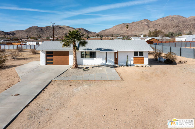 4742 Avenida La Flora Desierta, Joshua Tree CA: https://media.crmls.org/mediaz/56481c75-fed1-4813-ab01-816e6b769e17.jpg