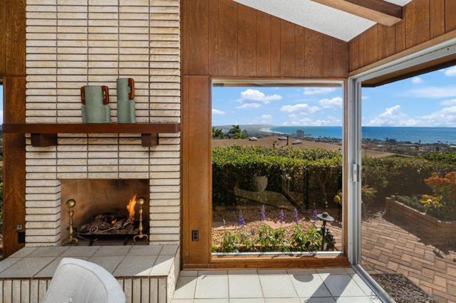 5504 Rutgers Road, La Jolla CA: https://media.crmls.org/mediaz/56482391-b834-4e1e-9002-5688eb879769.jpg