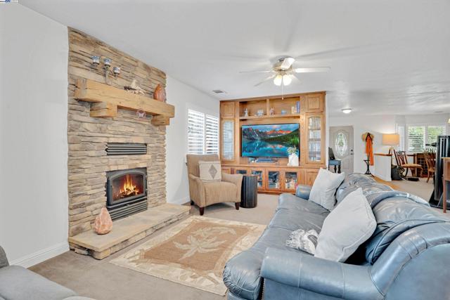 1969 Buena Vista Ave, Livermore CA: https://media.crmls.org/mediaz/56483836-a1f9-4e6c-a2cf-18f77ab2d363.jpg