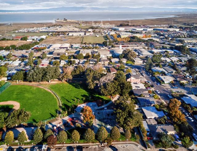 2509 Illinois Street, East Palo Alto CA: https://media.crmls.org/mediaz/56483d1e-4071-4828-9230-ea9eaf4177e3.jpg