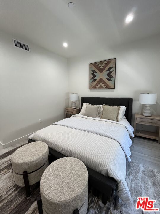 124 S Croft Avenue, Los Angeles CA: https://media.crmls.org/mediaz/56492458-41bc-4452-9a2b-9419995bcfe9.jpg
