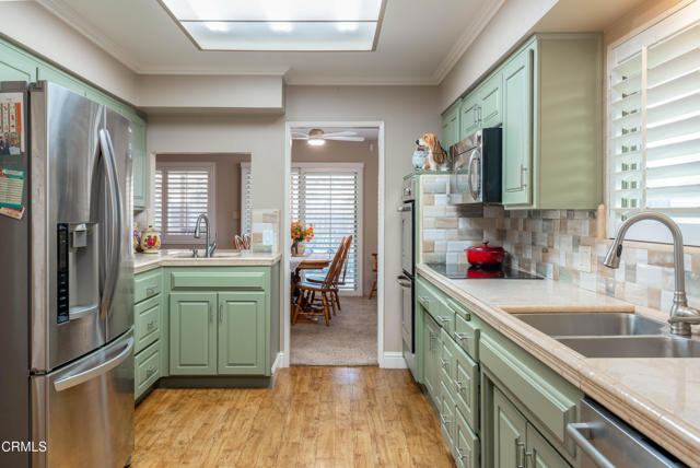 Detail Gallery Image 12 of 41 For 416 Bermuda St, Bakersfield,  CA 93309 - 3 Beds | 2 Baths