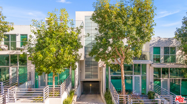 914 N West Knoll Drive West Hollywood, California Exclusively presenting an architectural rarity, the opportunity to acquire an exquisitely constructed 6-residence, income generating building situated on a large double lot with the opportunity to do a condo conversion* in the highly sought after West Hollywood location near world renowned restaurants, cafes, designer fashion, interior design, nightlife and much more. The building was completed in 2005, each residence boasting 3 bedrooms and 3.5 bathrooms each, side-by-side parking, contemporary design, high end finishes and walls of glass throughout. In addition to the ample space / functional floor-plans, each unit has a usable rooftop sky-deck and subterranean bonus room directly off of resident parking. Co-listed with Chris Mara of Hilton & Hyland. Do not disturb tenants.