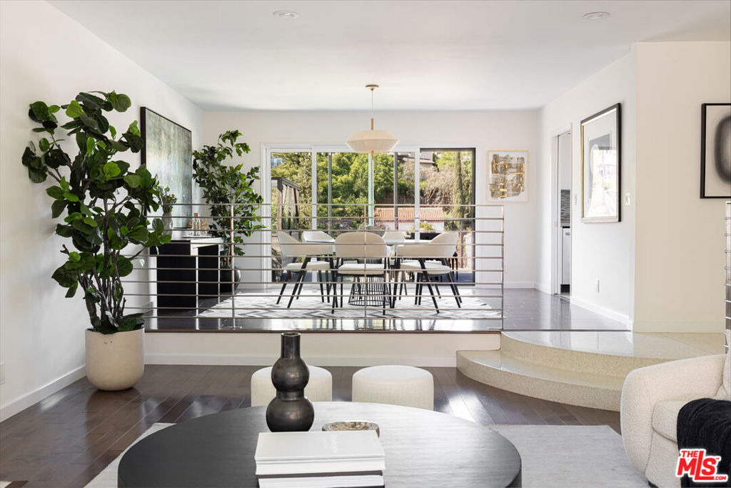 MLS #25567183 img 10