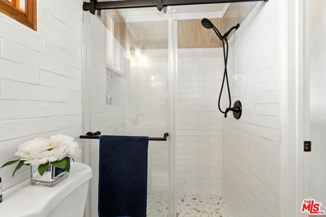4134 W 60th Street, Los Angeles CA: https://media.crmls.org/mediaz/5649a049-a495-4870-9f95-9b1fe1421815.jpg