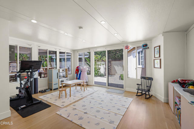 1110 Coronet Avenue, Pasadena CA: https://media.crmls.org/mediaz/5649a73d-152d-432f-b5e3-cbc7c83c2d17.jpg