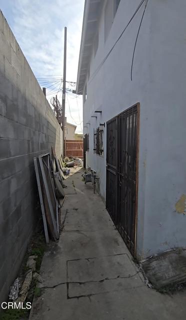 Detail Gallery Image 11 of 31 For 1020 W 42nd Pl, Los Angeles,  CA 90037 - – Beds | – Baths