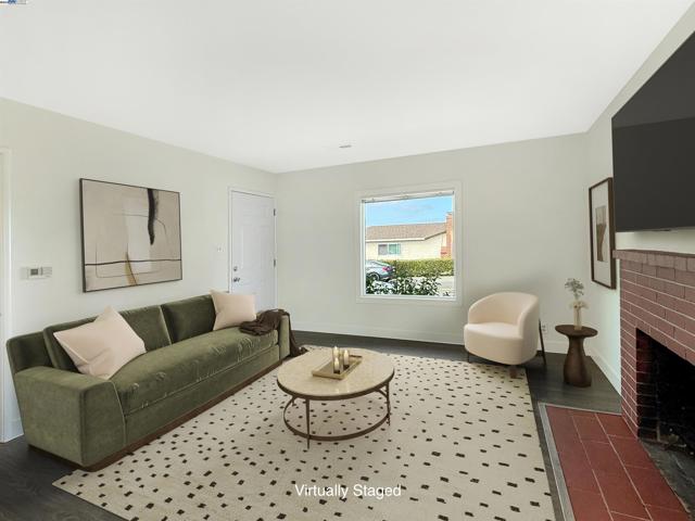 22108 Moyers St, Castro Valley CA: https://media.crmls.org/mediaz/564a27be-4d05-4eec-863b-5b3bca55ac1c.jpg