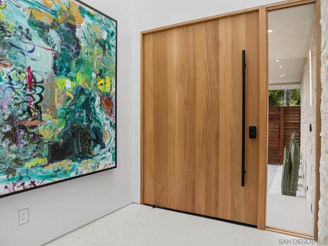 7372 76 Fay Ave, La Jolla CA: https://media.crmls.org/mediaz/564acb15-83d7-4a22-8daf-0bbd75873389.jpg