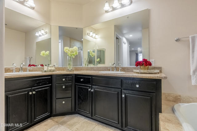 1160 Vista Canyon Lane, Newbury Park CA: https://media.crmls.org/mediaz/564b0303-b808-4da6-8eee-09766c1f4580.jpg