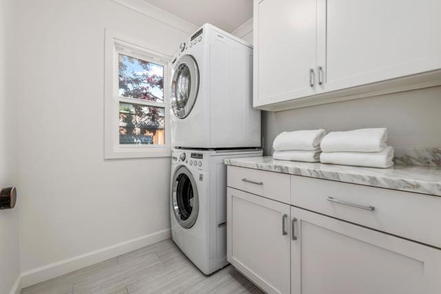 1101 Hobart Street, Menlo Park CA: https://media.crmls.org/mediaz/564bbb09-ffce-4bce-97ac-9d865c4dfb15.jpg