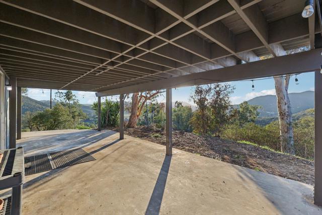 26086 Bear Valley Heights Road, Escondido CA: https://media.crmls.org/mediaz/564c89fe-89f8-4f8a-9f41-5d612c2e9b2d.jpg