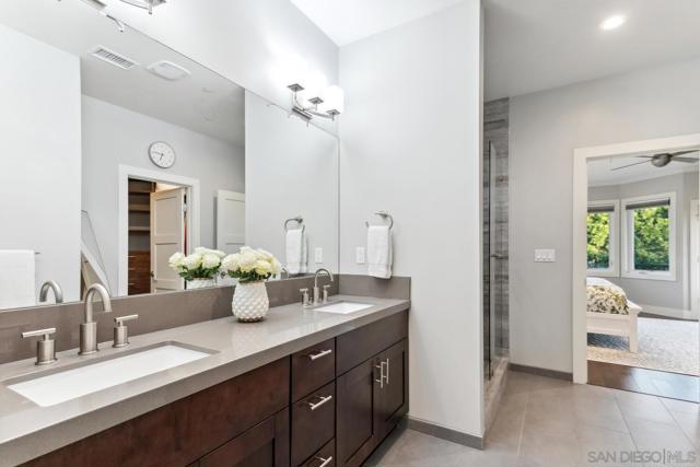 6411 Dowling Dr, La Jolla CA: https://media.crmls.org/mediaz/564d3b55-259a-4d48-bd8a-82888ad79415.jpg