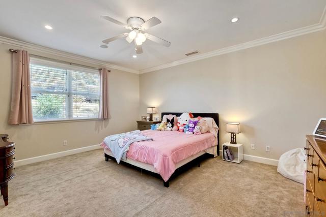 15068 Creek Hills Rd, El Cajon CA: https://media.crmls.org/mediaz/564deaad-b570-4e3e-980c-ace00d96df4f.jpg