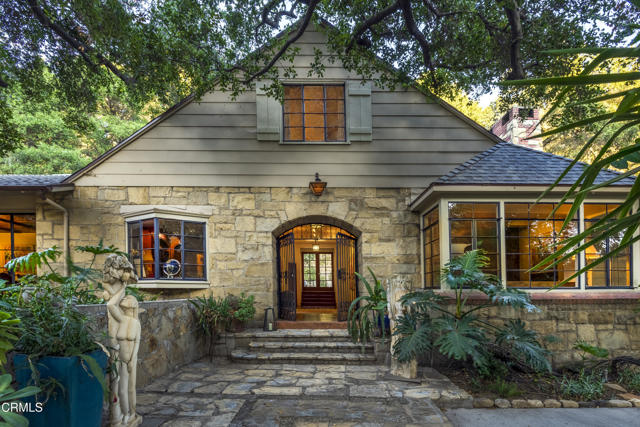 12615 Koenigstein Road, Santa Paula CA: https://media.crmls.org/mediaz/564e715c-93ad-4d99-a342-1cf0de7d9928.jpg