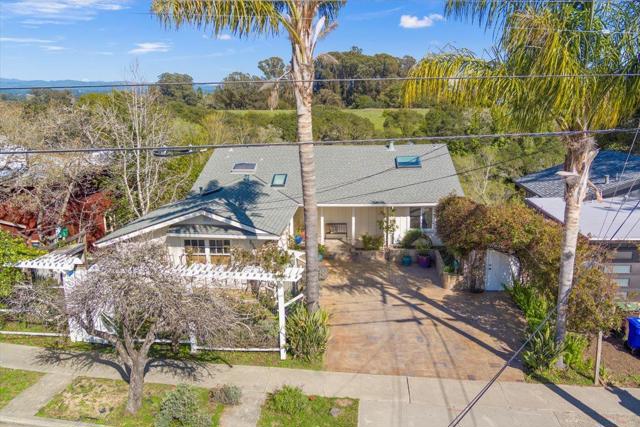 304 Harbor Drive, Santa Cruz CA: https://media.crmls.org/mediaz/564e88e6-8052-4460-8624-ab65e5ef52b7.jpg