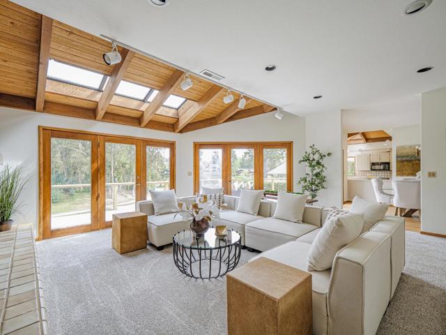 1125 Sumner Avenue, Aptos CA: https://media.crmls.org/mediaz/564f9f04-05a7-4a11-a406-bf5e87627712.jpg