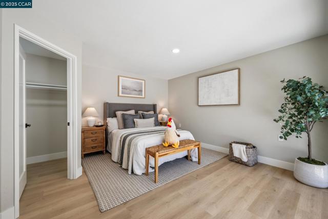 1736 Golden Rain Rd, Walnut Creek CA: https://media.crmls.org/mediaz/564ffc94-73c2-4981-9ebb-1059eb34357b.jpg