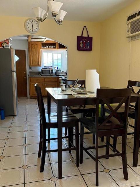 10507 Russet Street, Oakland CA: https://media.crmls.org/mediaz/5650620f-c028-42cc-948f-0814c282bf01.jpg