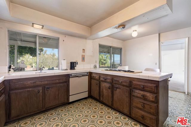 24561 Calvert Street, Woodland Hills CA: https://media.crmls.org/mediaz/5650dac0-674e-4519-a7c1-6c0991f1e111.jpg