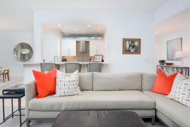 71 Westlake Circle, Palm Springs CA: https://media.crmls.org/mediaz/5650e35d-ebe0-4784-8e5d-f247b268be7c.jpg