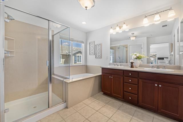 6268 Byron Ln, San Ramon CA: https://media.crmls.org/mediaz/56510a9e-6529-47e2-952a-84f4fed6bb3f.jpg