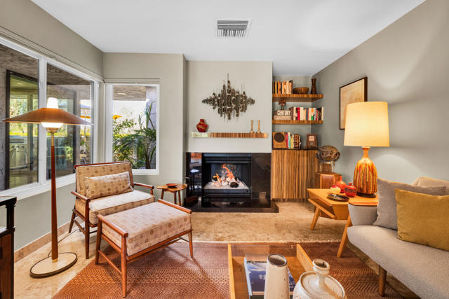 2327 Casitas Way, Palm Springs, CA 92264
