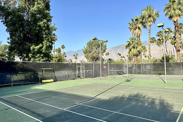 HOA maintained Tennis and Pickelball