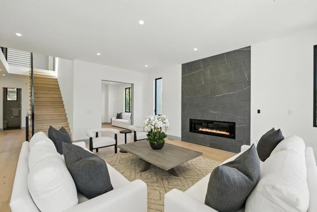 1127 Hillslope Place, Los Altos CA: https://media.crmls.org/mediaz/5651d30b-36f3-4011-9efc-21eef604d0cd.jpg