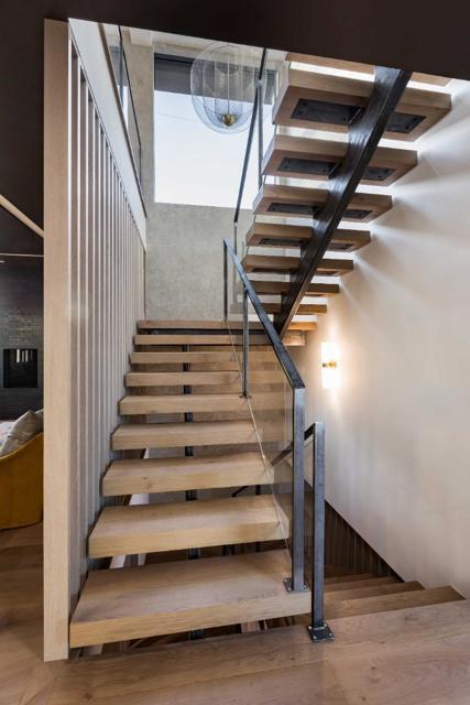 1080 Cotton Street, Menlo Park CA: https://media.crmls.org/mediaz/56525274-1152-4c28-9d22-da8ecee83dd9.jpg