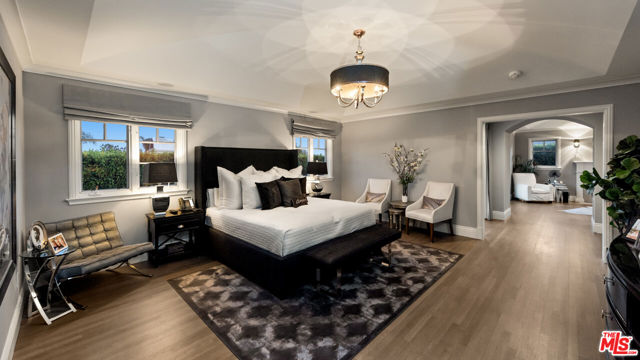 1064 Amalfi Drive, Pacific Palisades CA: https://media.crmls.org/mediaz/56526c52-f0c4-4f08-9786-c058b58264c4.jpg