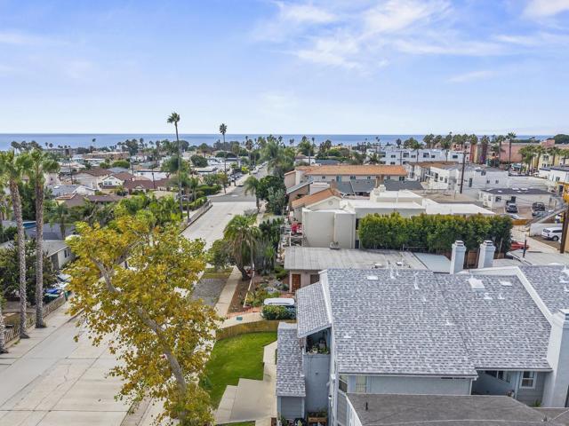 972 Sapphire Street, Pacific Beach (San Diego) CA: https://media.crmls.org/mediaz/56527c6d-4e5b-4775-9b9a-8516eee04c8e.jpg