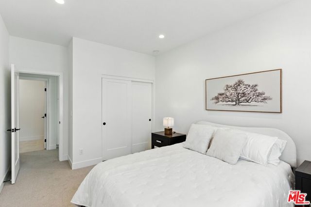 182 Plum Lily, Irvine CA: https://media.crmls.org/mediaz/5652d2c1-47ee-4510-b310-81ee813ed960.jpg